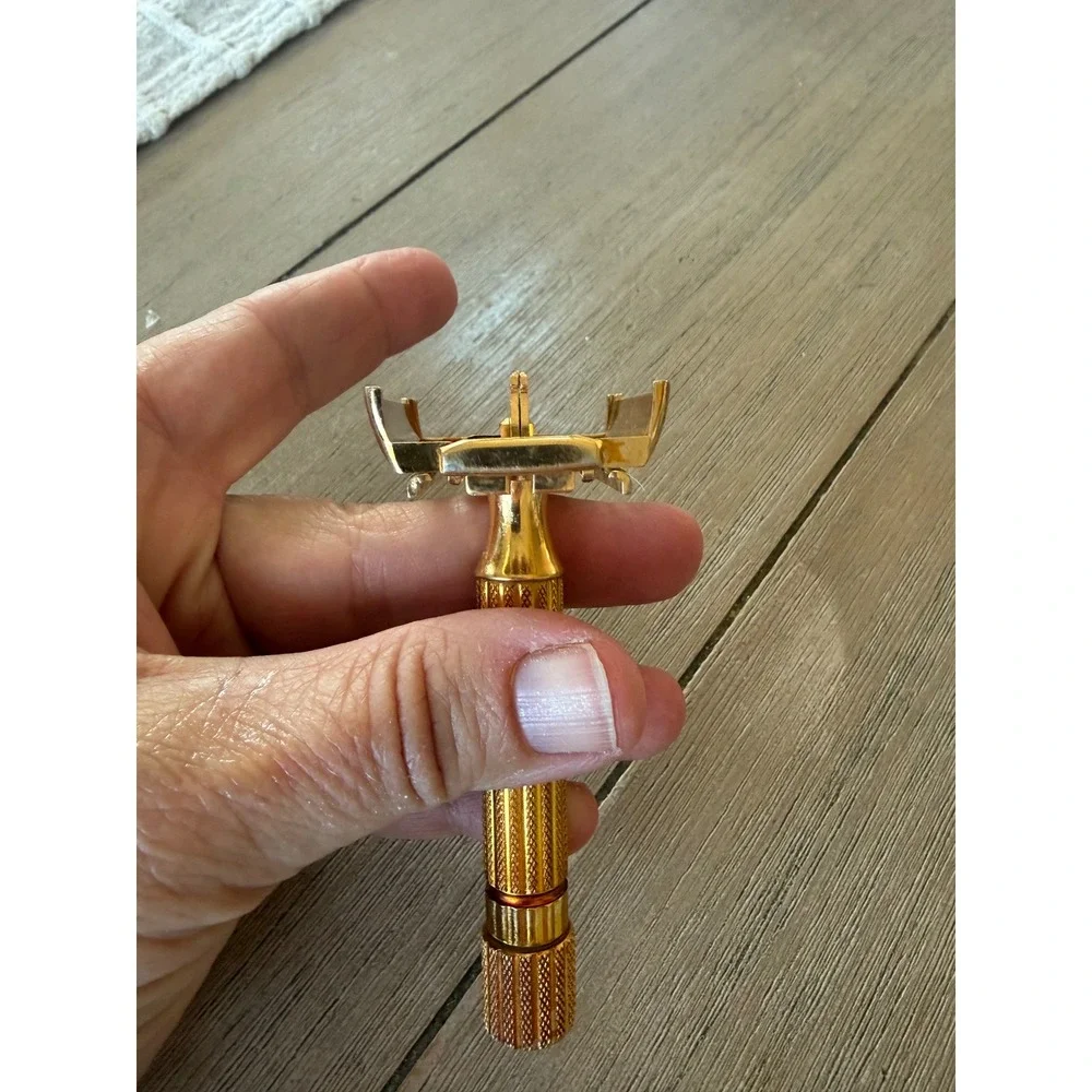 Vintage 1946-1947 Gillette Aristocrat Gold Safety Razor No Notch USA + Blades